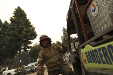 El fuego no da tregua en el sur, se acerca a parajes poblados y hay más de mil evacuados