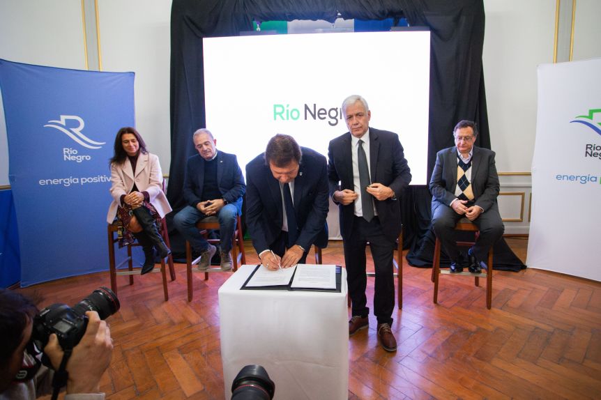 Provincia puso el gancho y recibirá US$1.000 millones para Vaca Muerta Oil Sur