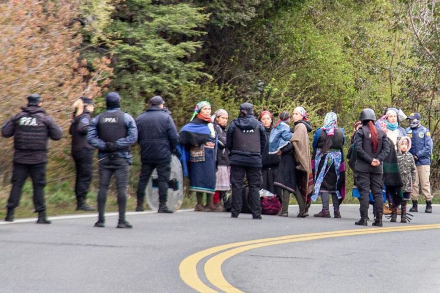 Piden absolución para integrantes mapuches en el juicio por usurpación en Villa Mascardi