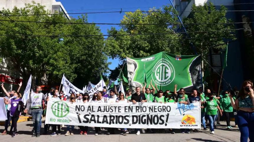 Los gremios se abroquelan ante Weretilneck para exigirle una propuesta salarial