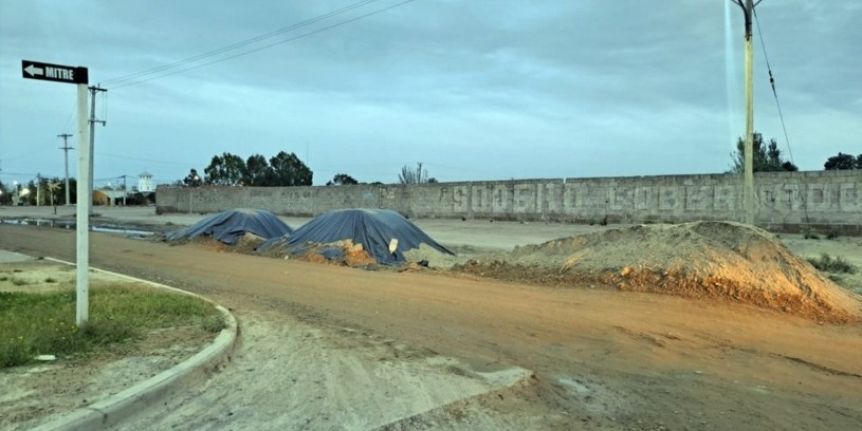 Ordenan intervención de Ambiente por uso de tierra contaminada en San Antonio Oeste