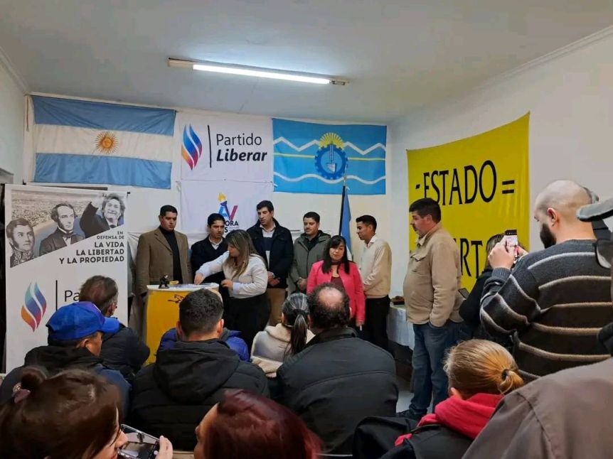 Distanciados del oficialismo, libertarios blue se unificaron en un frente en común