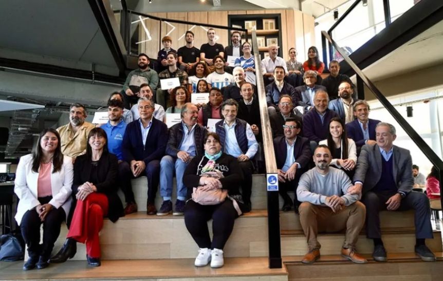 Premiaron a clubes y atletas para fortalecer el deporte neuquino