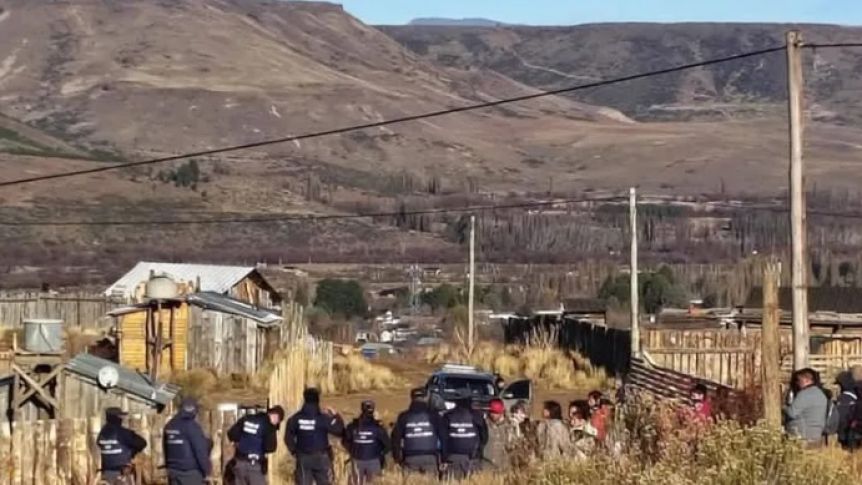 Ordenaron el desalojo de familias que tomaron un predio en Aluminé