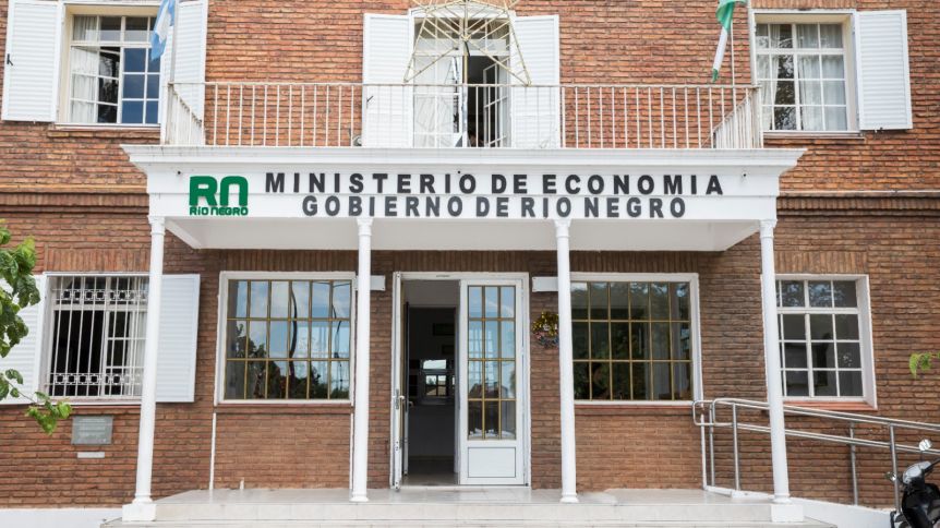 Río Negro habilitó un endeudamiento por $60 mil millones para gastos corrientes