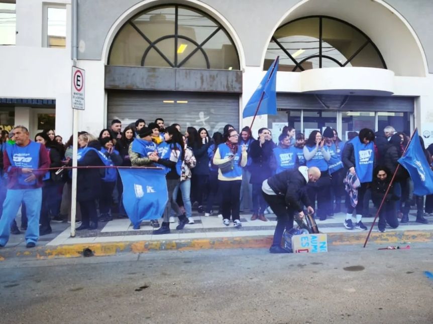 Judiciales de Chubut profundizan el paro tras el rechazo del STJ a dialogar
