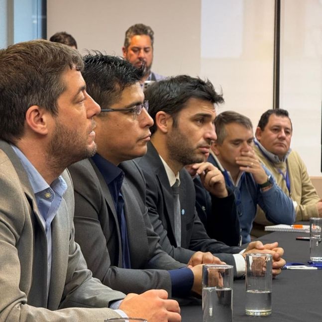 Tras el reclamo de Torres y Vidal, Nación convocó a una reunión urgente por el conflicto pesquero