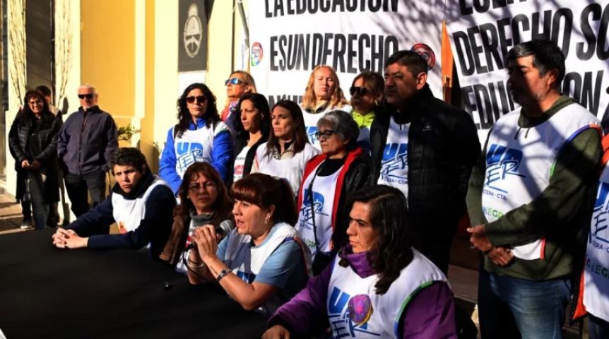 Demoran la implementación de la educación como servicio esencial mientras siguen los paros