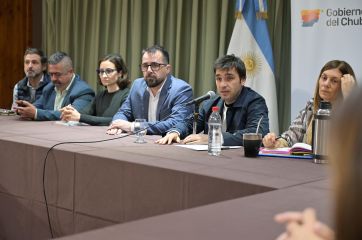 A rodar y a rodar: Torres encabezó en Esquel una reunión de Gabinete ampliado