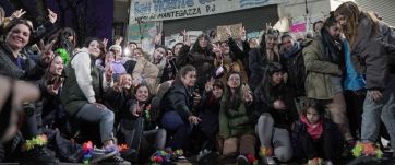 Cristina puede salir al balcón, dijo la Justicia