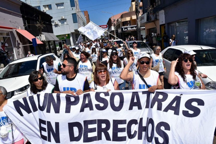 Sin acuerdo, docentes de UnTER analizan no iniciar las clases tras el receso invernal