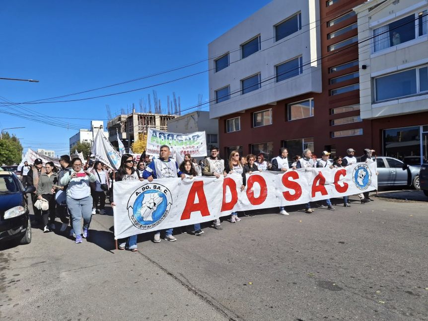 ADOSAC vuelve a la carga con un paro docente de 48 horas