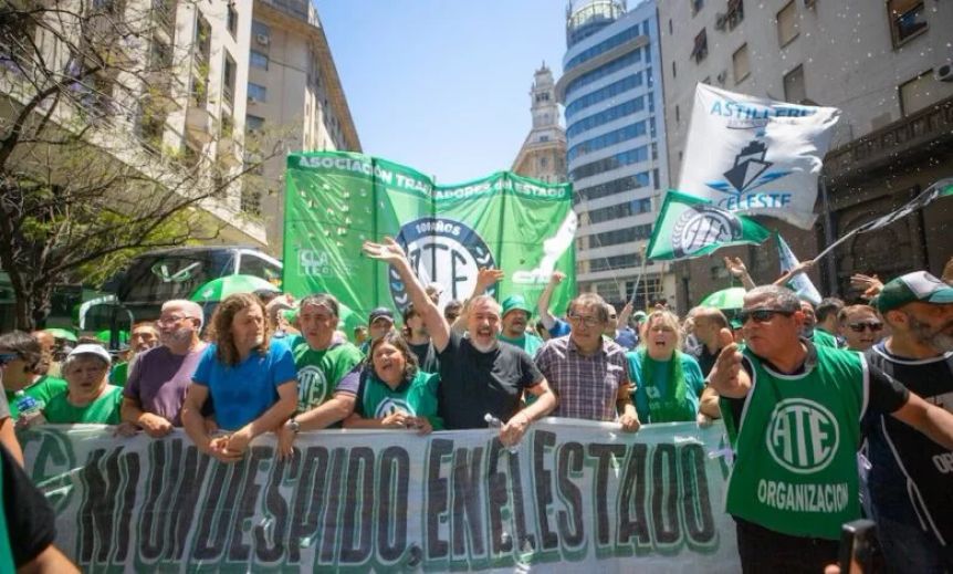 La Justicia suspendió el decreto que eliminaba el feriado por el Día del Empleado Público