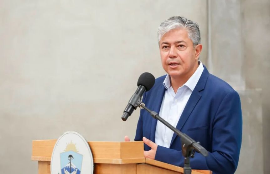 Figueroa aterrizó en Estados Unidos y busca créditos para financiar infraestructura