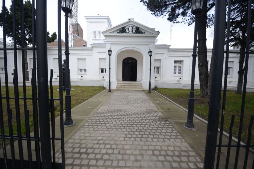 Vidal puso el gancho y quedó establecido el receso de invierno para los estatales