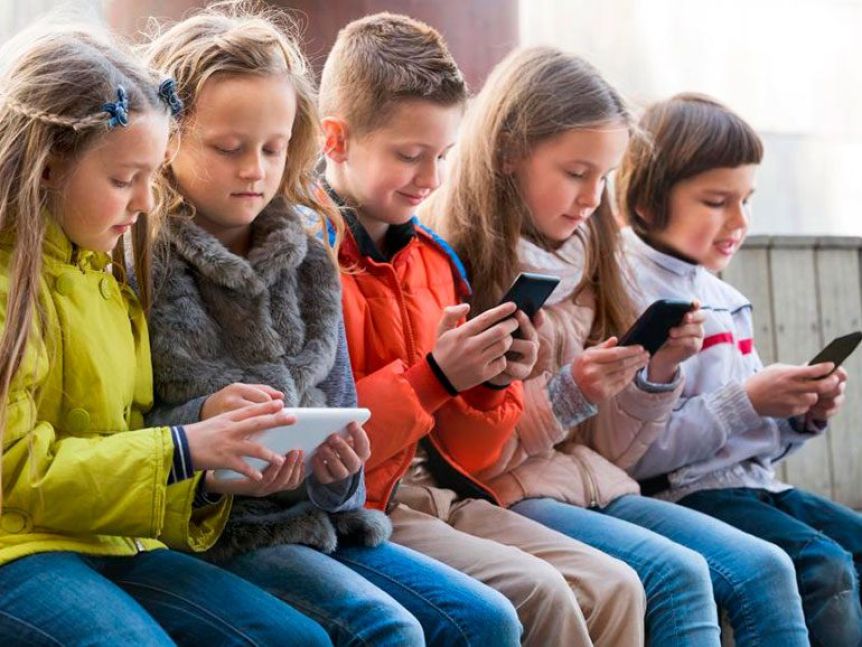 Vacaciones de invierno: cómo prevenir las adicciones tecnológicas en los más chicos