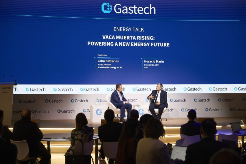 YPF presentó en Milán su plan para que Argentina sea un exportador global de GNL