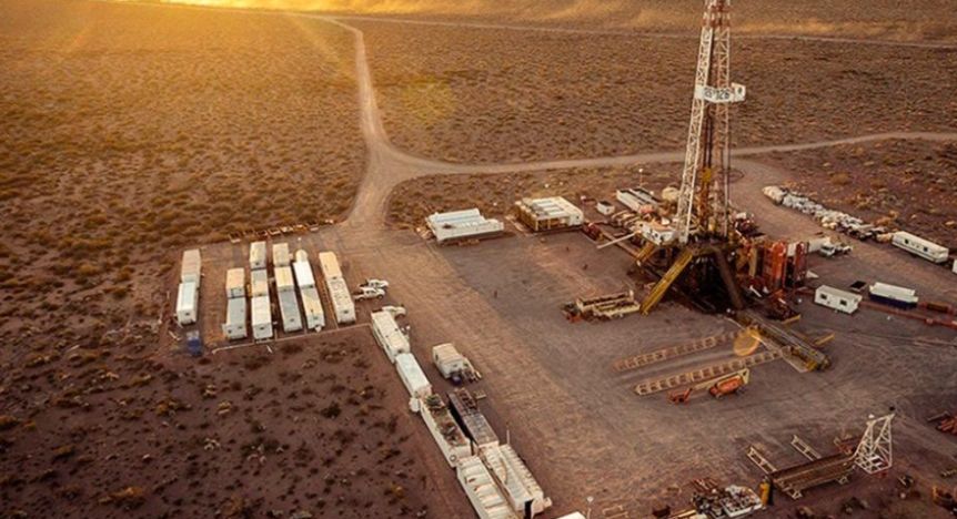 Las dos caras de Vaca Muerta: más actividad y caída del consumo de los hogares