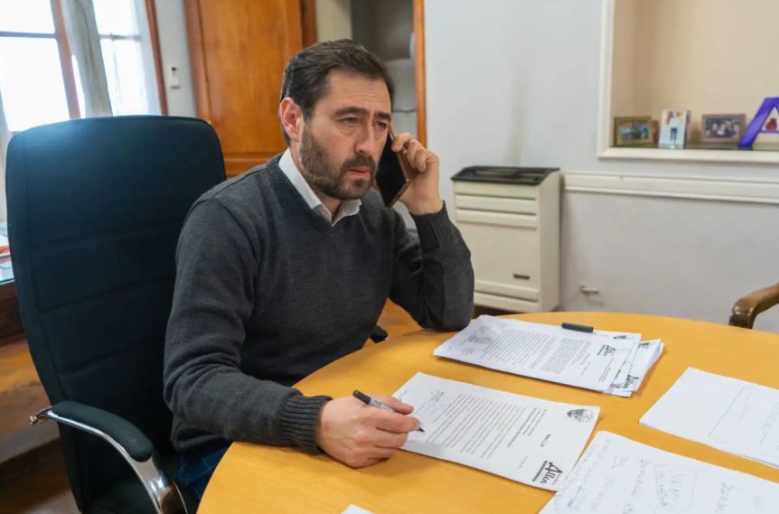 Nuevas renuncias complican aún más al gabinete de Marcelo Román en Allen
