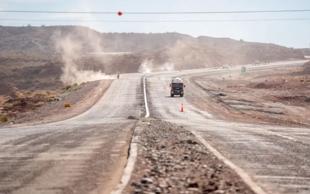 Planean pavimentar mil kilómetros de rutas con fondos de las operadoras de Vaca Muerta