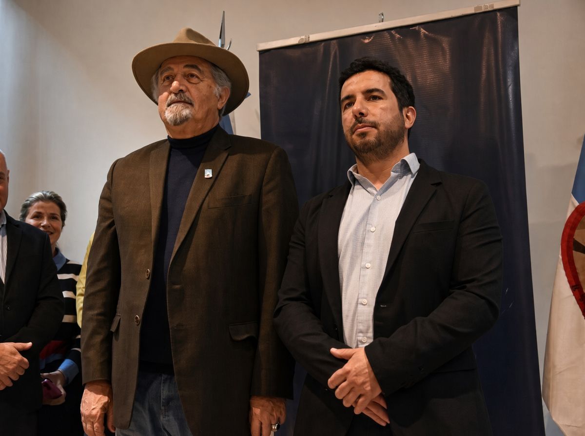 Dura denuncia contra un funcionario por abuso de autoridad e incumplimiento de sus deberes