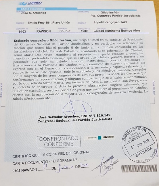 Un aplauso de homenaje que terminó en carta documento