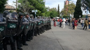 Brutal represión en la toma de la UNRN: balas de goma, gases y varios detenidos