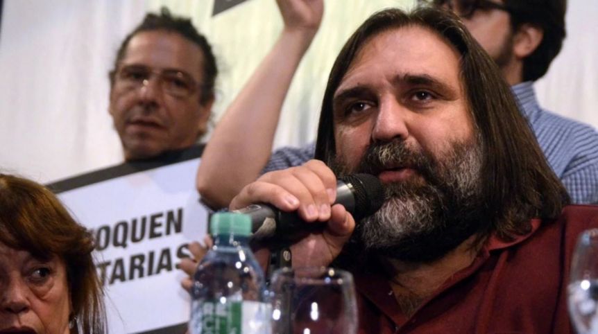 Baradel se metió en el conflicto chubutense y apuntó contra Massoni