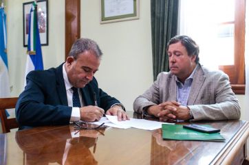 Tras la jura de Weretilneck como senador, ¿puede seguir como gobernador?