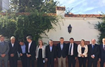 Carreras cambiaría la Residencia oficial por una casa en la Costanera