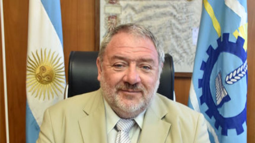 Ramírez quedó en la mira de Arcioni que analiza mover piezas en el Banco