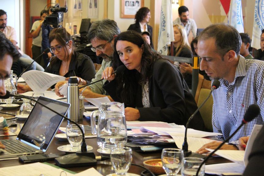Cuestionan el posible recorte de salarios en Bariloche