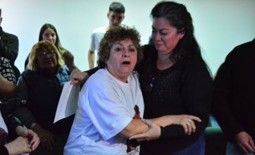 Madre de víctima de femicidio denunció a Arcioni y pidió juicio político