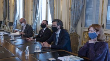 El oficialismo en disputa: liga de intendentes turísticos, nueva coparticipación y aguinaldos