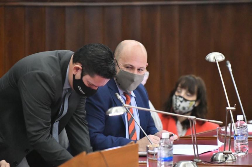 Avanza el pedido de juicio político contra Arcioni en la Legislatura