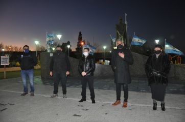 Masiva caravana en el norte santacruceño contra el ingreso irrestrico de petroleros comodorenses