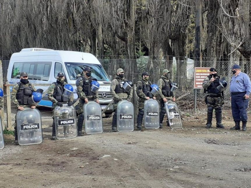 La Justicia ordenó el desalojo de la usurpación en El Foyel