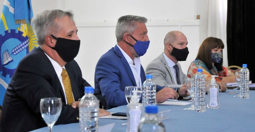 Arcioni reunió a su Gabinete y marcó los ejes primordiales para el primer trimeste