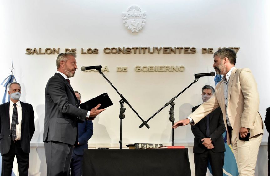 Arcioni puso en funciones a subsecretarios de Infraestructura, Energía y Planificación