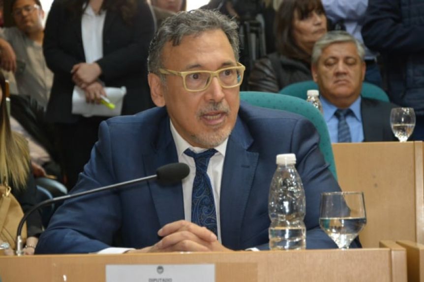 El diputado Pérez Gallart fue internado tras complicaciones derivadas del Covid