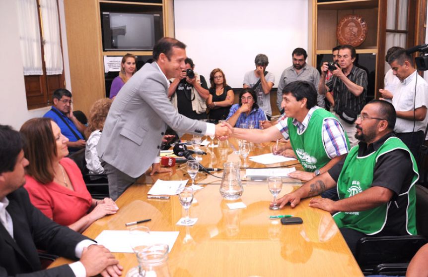Respira Gutiérrez: los gremios aceptaron la oferta salarial