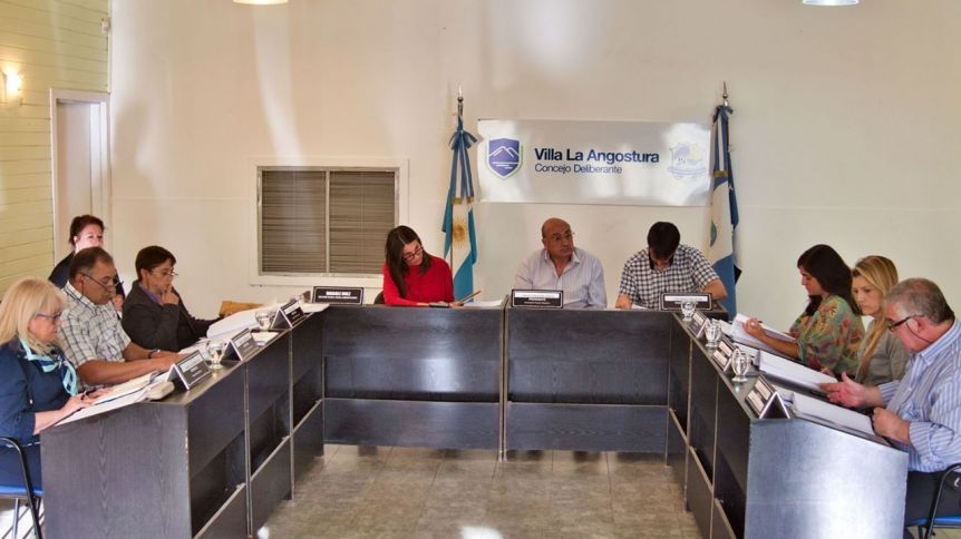 Crisis política en La Angostura: diputada pidió un jury contra el juez que imputó a los ediles