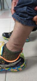 Denuncian brutal agresión policial a quien difundió el sueldo de la esposa de Cotillo
