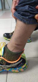 Denuncian brutal agresión policial a quien difundió el sueldo de la esposa de Cotillo