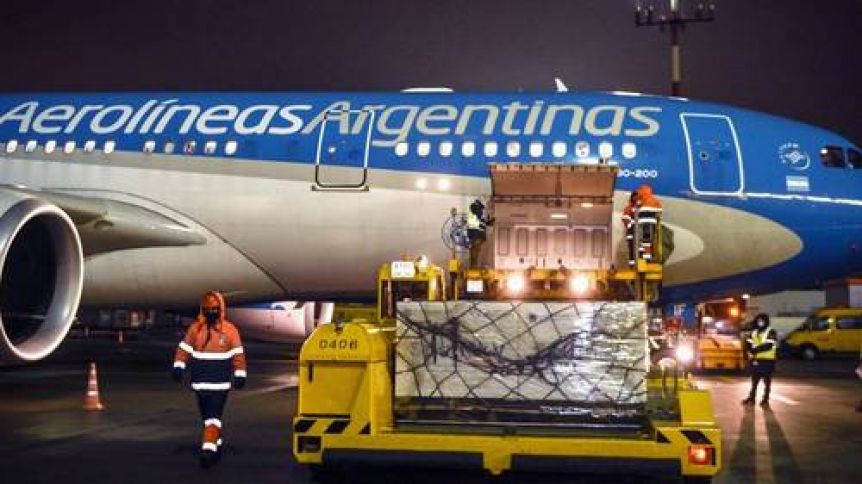 Llegaron 384 mil dosis de la vacuna Sinopharm desde China