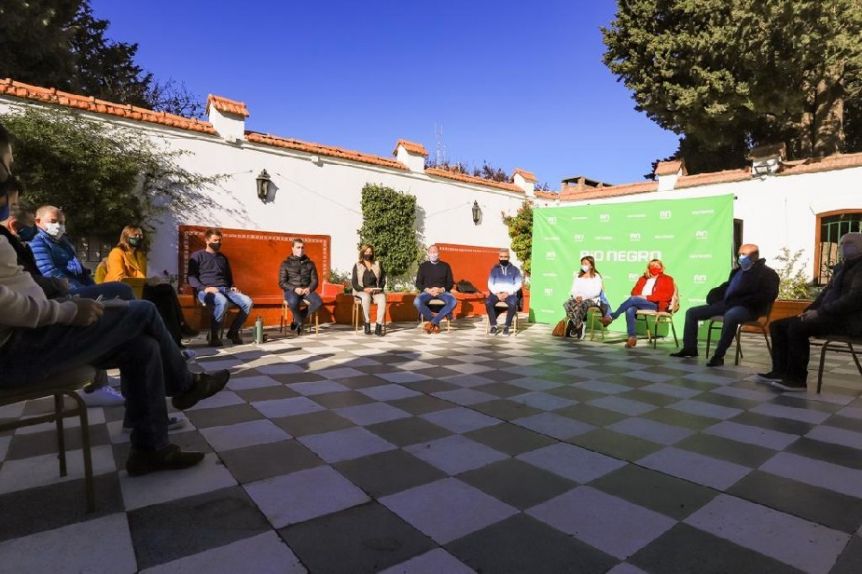 Carreras reunió al Comité de Crisis y definió nuevas restricciones para toda la provincia