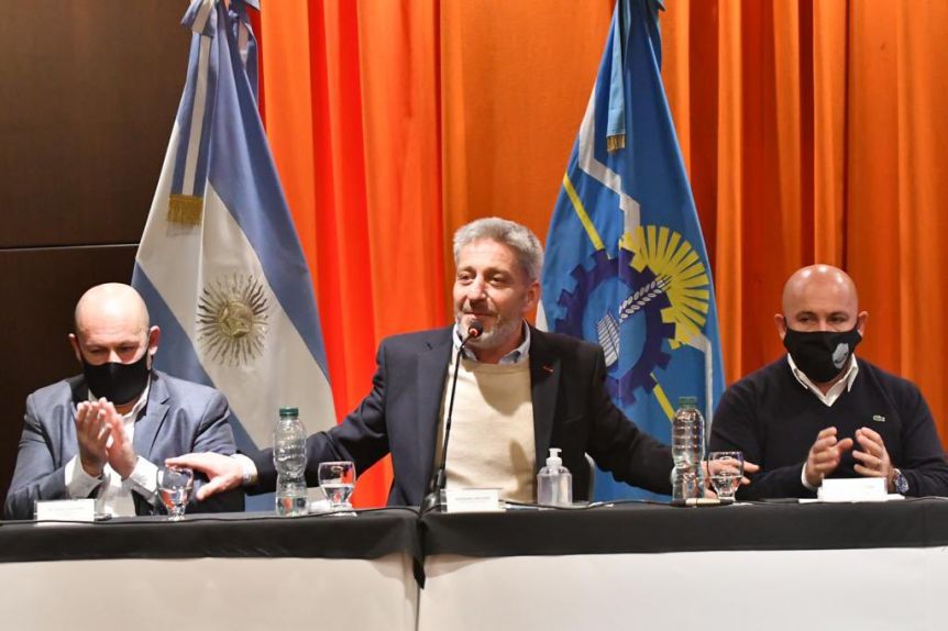 Arcioni inauguró la temporada de Ballenas en Puerto Madryn