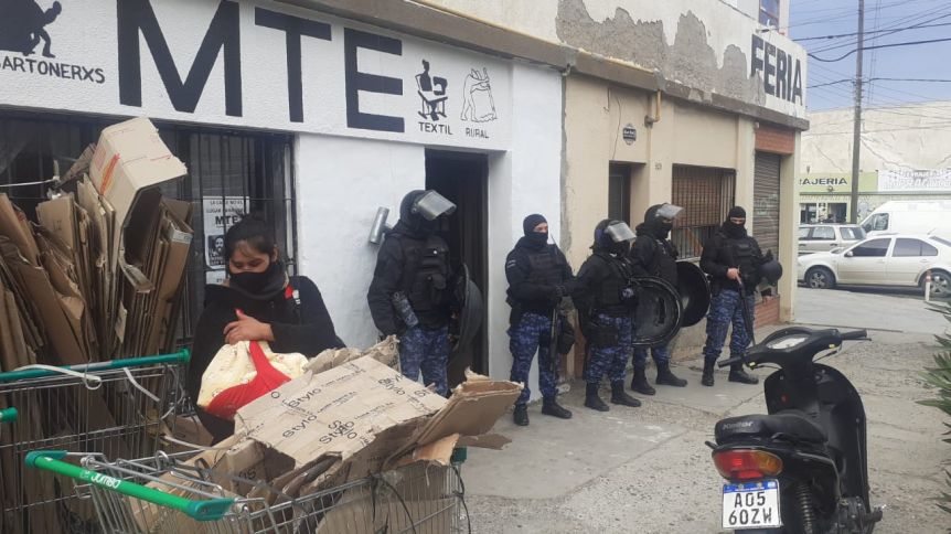 Chubut: gran operativo policial para allanar un local del MTE