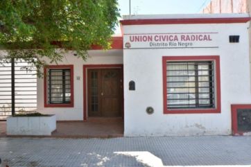 Contra todos: polémica carta de radicales que apoyan a Tortoriello 