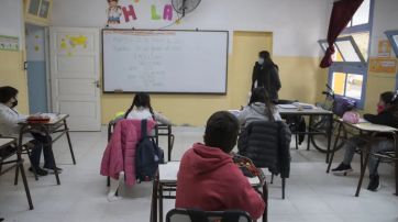 Carreras se adelanta y evalúa la plena presencialidad en escuelas y jardines